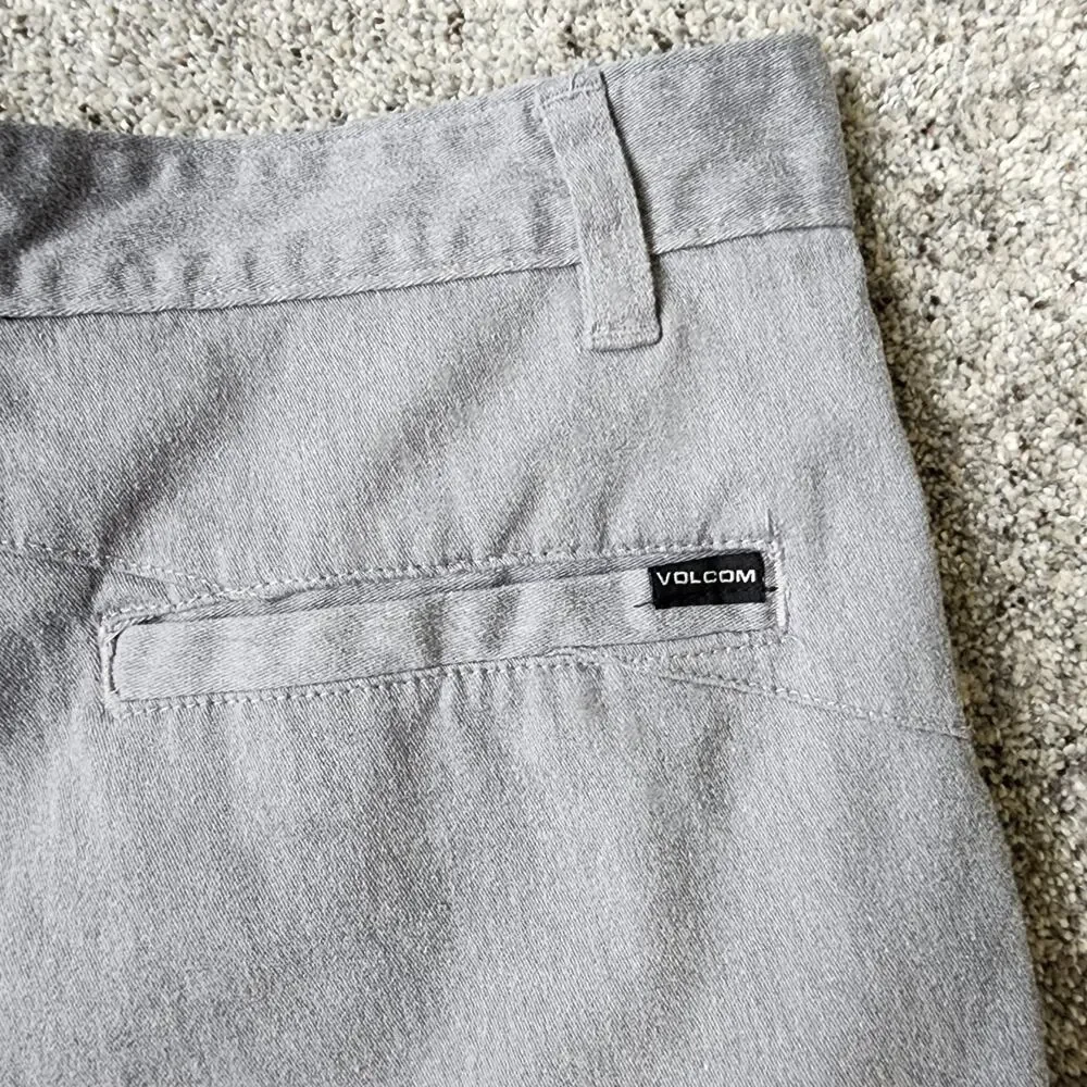 Volcom Shorts Men's Size 30 True To This Light Gray 10